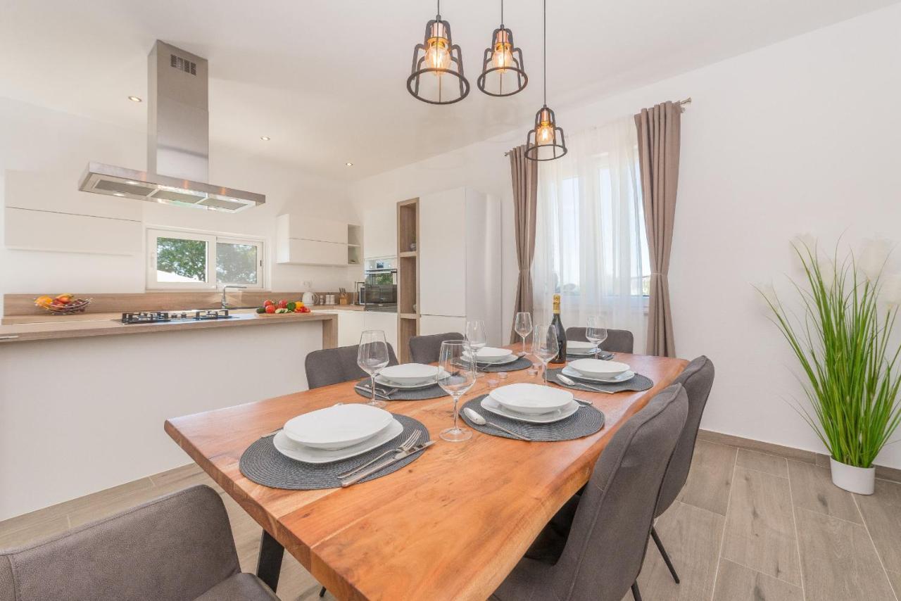 Villa Tara Zadarvillas Tinj Luaran gambar